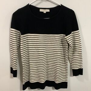 Loft Women’s Crew neck sweater black and white, good condition Size small